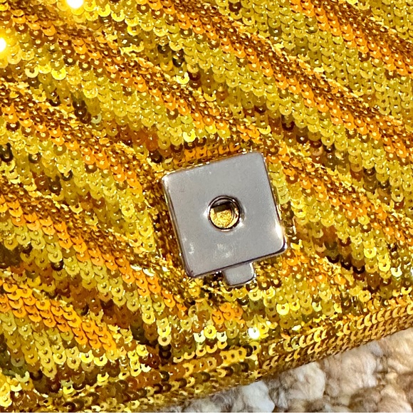 Gucci GG Marmont Mini Gold Sequin Shoulder Bag - Picture 8 of 14